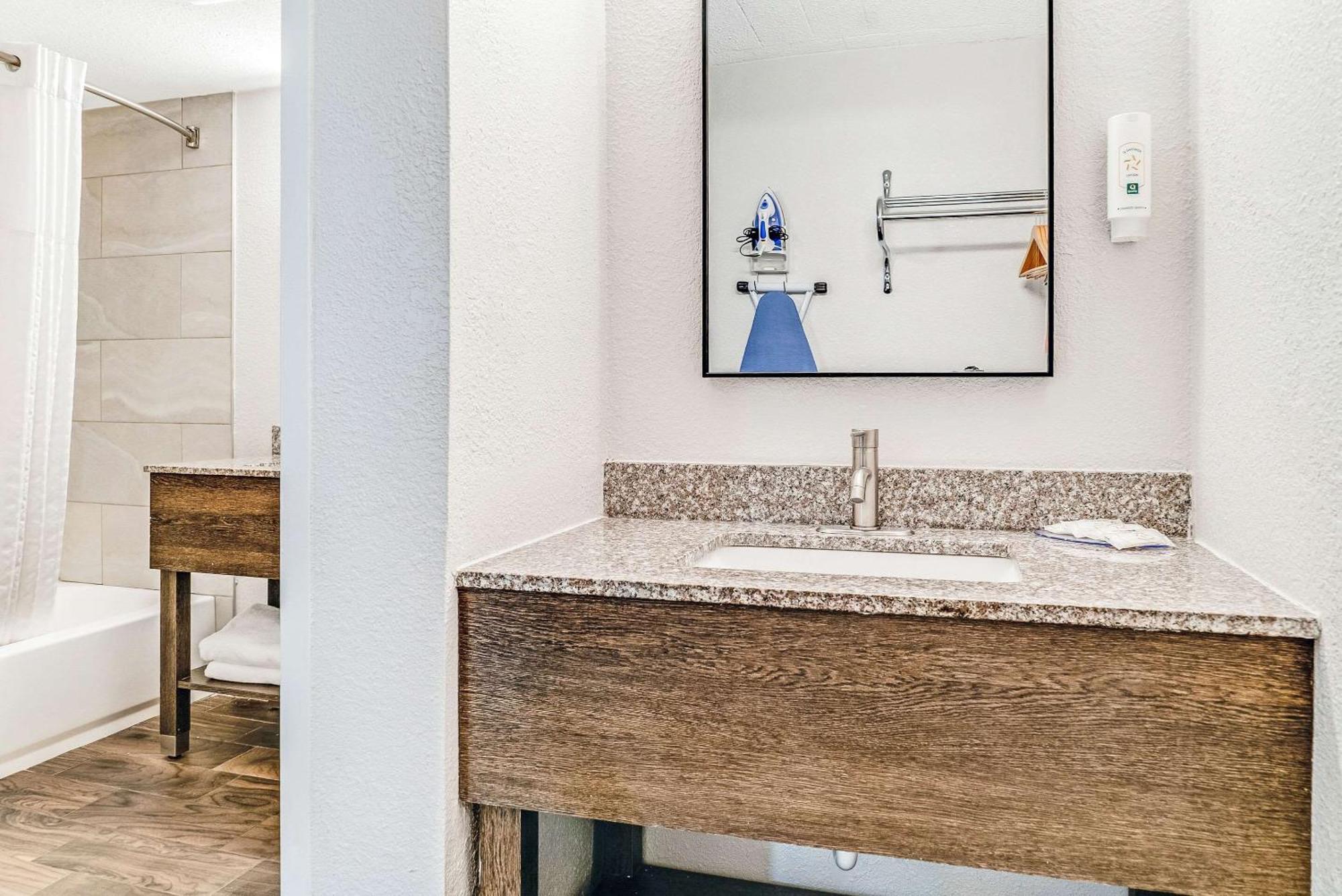 Quality Inn Detroit Downtown Εξωτερικό φωτογραφία